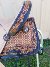 Load image into Gallery viewer, Cloverleaf 6 Youth Barrel Saddles