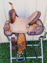 Load image into Gallery viewer, Cloverleaf 6 Youth Barrel Saddles