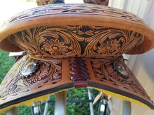 Load image into Gallery viewer, Cloverleaf 6 Youth Barrel Saddles