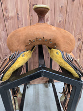Load image into Gallery viewer, 16" All Around Saddle