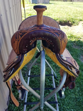 Load image into Gallery viewer, Cloverleaf 6 Youth Barrel Saddles