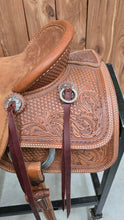 Load image into Gallery viewer, 16.5" HR Signature Cowhorse
