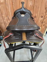 Load image into Gallery viewer, HR Draft Trail Saddles
