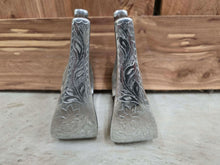 Load image into Gallery viewer, Aluminum Engraved Stirrups
