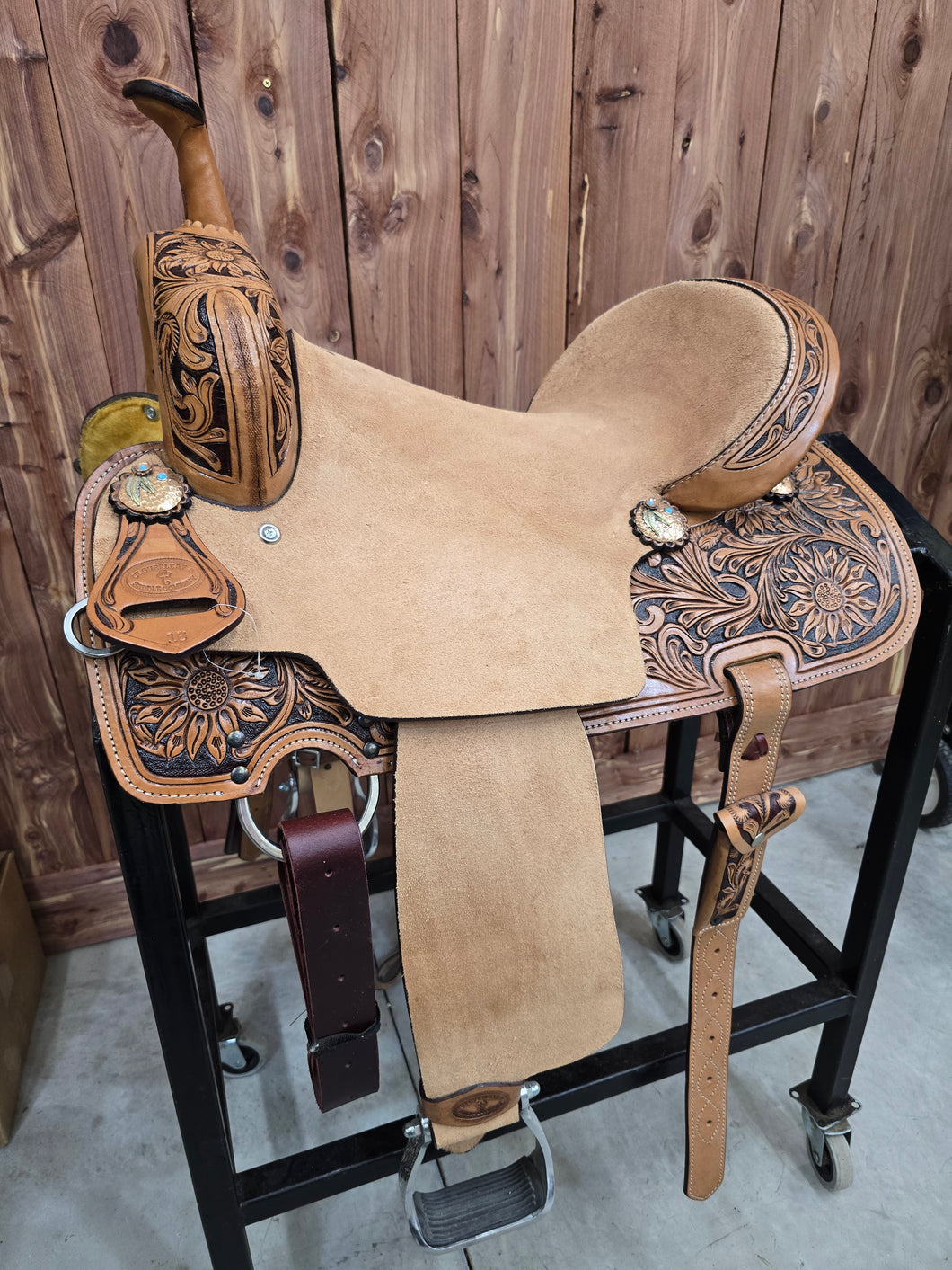 Cloverleaf 6 Sunflower Pattern Barrel Saddle