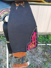 Load image into Gallery viewer, 10&quot; Youth Pink Saddle
