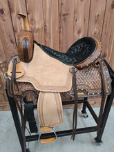 Load image into Gallery viewer, Square Skirt Barrel Saddle
