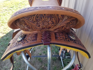 Cloverleaf 6 Sunflower Pattern Barrel Saddle