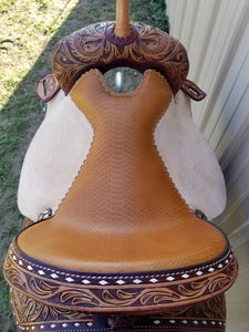 Cloverleaf 6 Feather Pattern Barrel Saddle