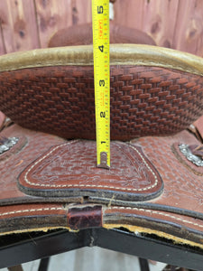 17" HR Association BW