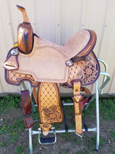 Load image into Gallery viewer, Cloverleaf 6 Quilted Pattern Barrel Saddle

