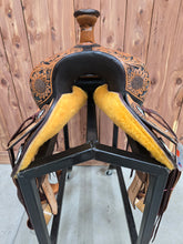 Load image into Gallery viewer, 16&quot; HR Signature Cowhorse Sunflower
