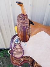 Load image into Gallery viewer, Cloverleaf 6 Feather Pattern Barrel Saddle
