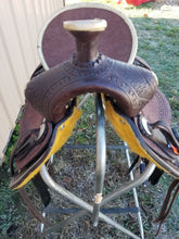 Load image into Gallery viewer, 10&quot; Youth Roughout Saddle
