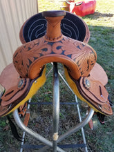 Load image into Gallery viewer, 10&quot; Youth Saddle
