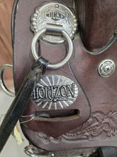Load image into Gallery viewer, 16.5&quot; Horizon Outpost Tucker Endurance/Trail Saddle
